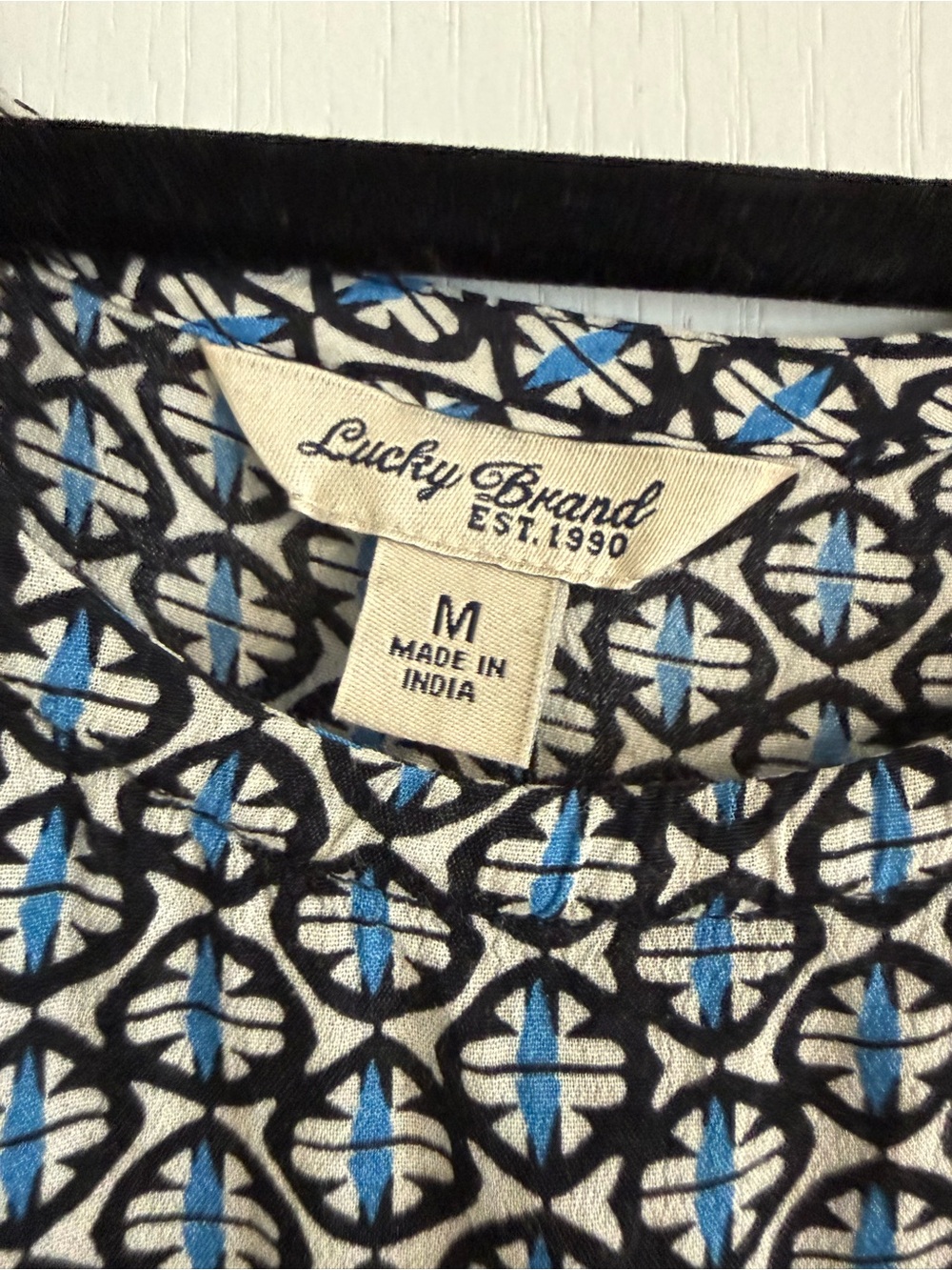 Lucky Brand Black and Blue Geometric Scoop Tank size medium - Picture 4 of 5